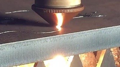 大型激光切割企業(yè)合作測試執(zhí)信環(huán)保激光切割煙霧過濾器！